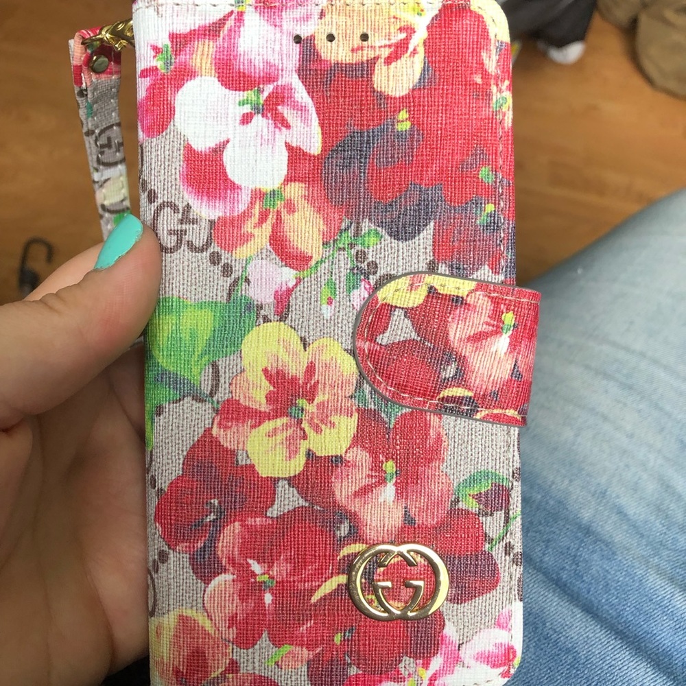 Gucci phone case wallet